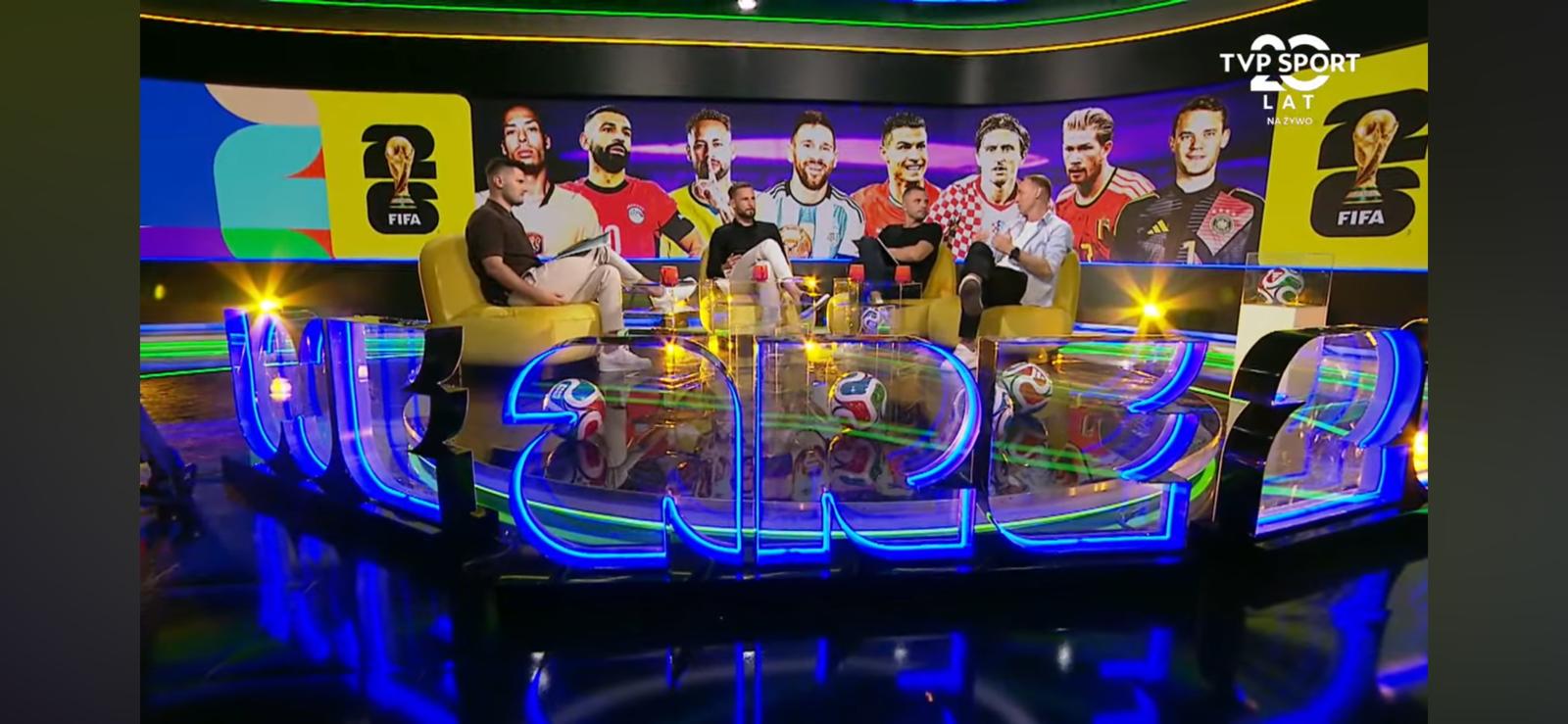 Świecące litery na planie TVP Sport